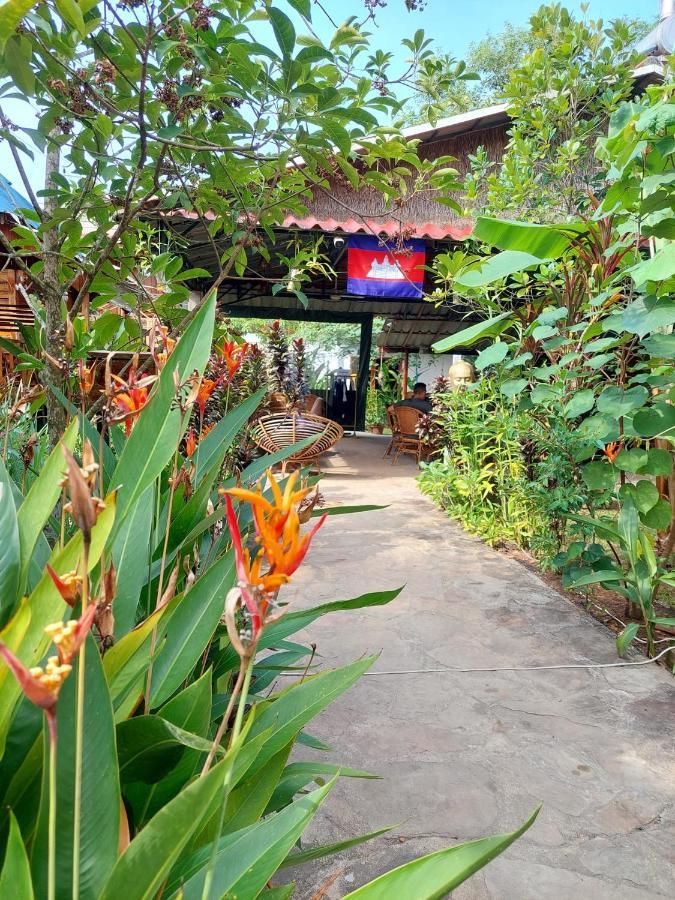 Om Home สีหนุวิลล์ ภายนอก รูปภาพ